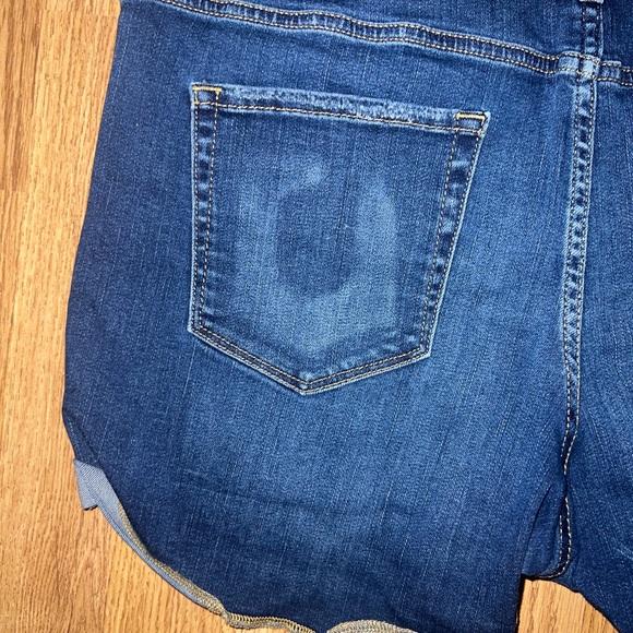 Ava & Viv Jean Shorts - Picture 4 of 4